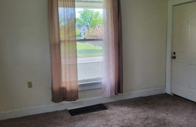 50 W Southern Ave - 50 West Southern Avenue, Springfield, OH 45506