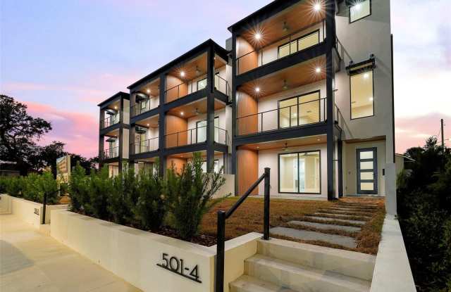 501 W ROSS AVENUE - 501 West Ross Avenue, Tampa, FL 33602