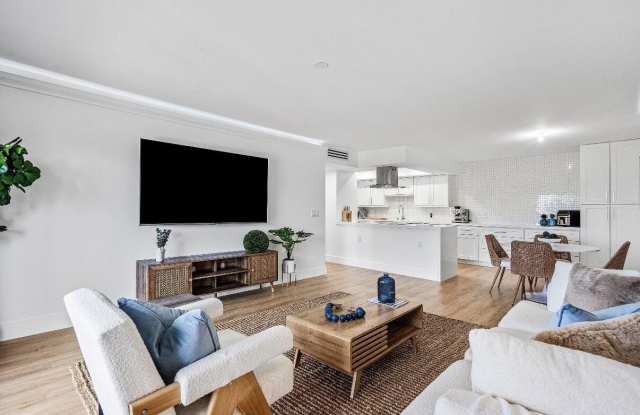 1111 S OCEAN Boulevard Gallery 4