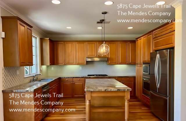 Spacious 4BR/3BA Plus a Loft Home in Carmel Valley!! Available on 11/4!! Gallery 1