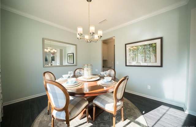 2524 Courtland Drive Gallery 3