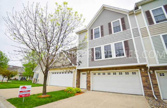 2 Bedroom 2.5 Bath Townhome in Urbandale with attached two car garage. photos photos