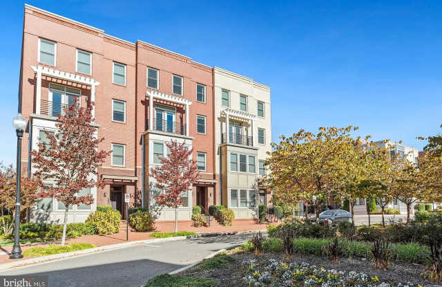 622 East Howell Avenue - 622 East Howell Avenue, Alexandria, VA 22301