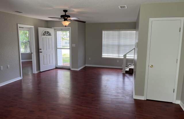114 Oak Terrace Drive Gallery 3