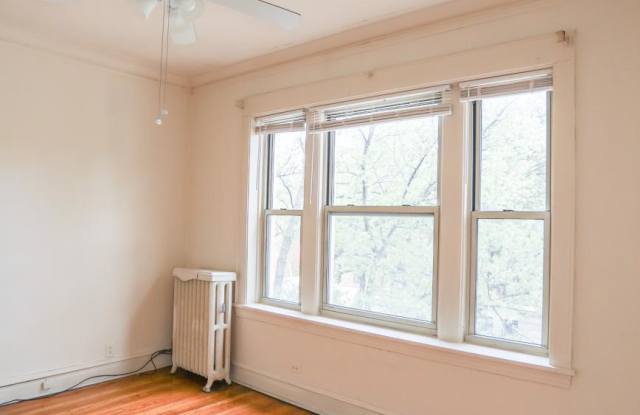 1201 West Waveland Gallery 2