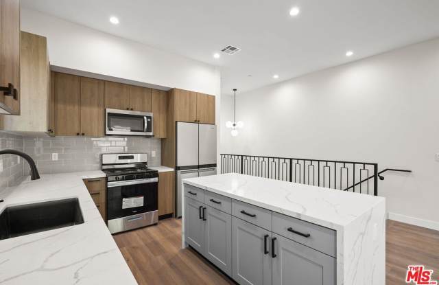 1733 S Barrington Ave photos photos