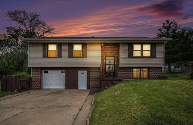 Huge 4 bedroom home in KCK! - 437 North 82nd Terrace, Kansas City, KS 66112