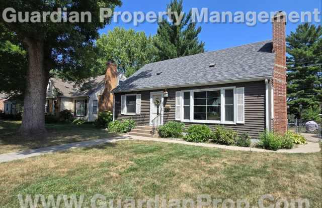 St Louis Park Single Family Home, 2 Car Garage, Fenced Yard, Hardwood floors, available 10/1 Gallery 1