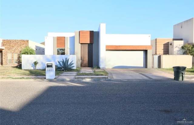 302 Grovewood Avenue photos photos