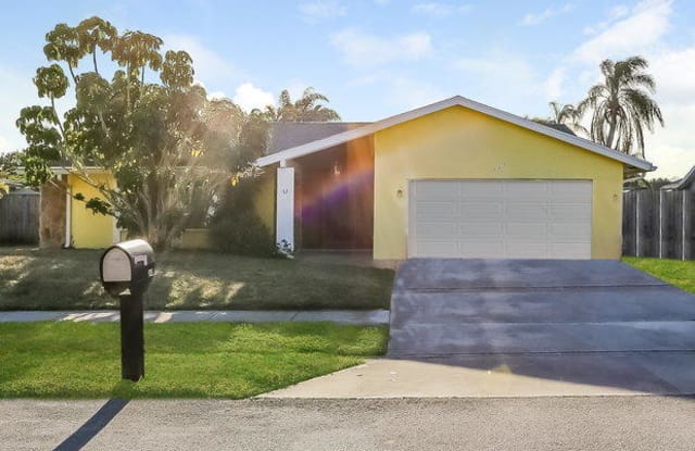147 Viscaya Avenue - 147 Viscaya Avenue, Royal Palm Beach, FL 33411