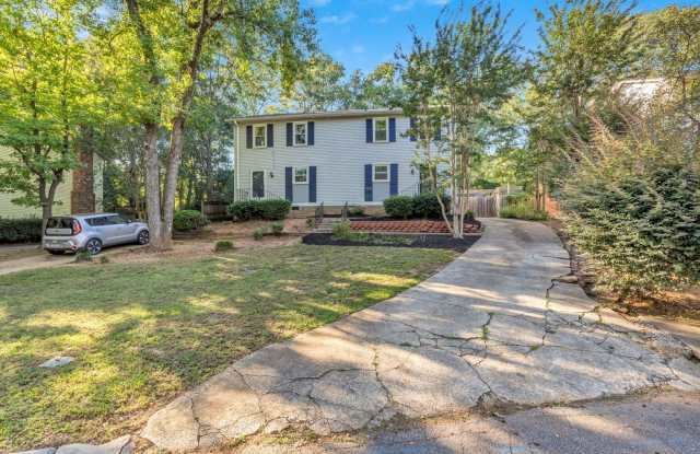 Beautiful 3-Bedroom Townhome in Taylors with Fenced Backyard Gallery 1