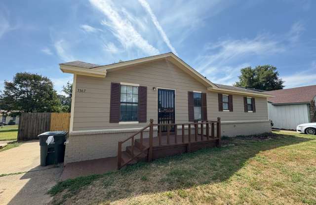 Very Nice Home at Shelby Dr  Tchulahoma - 2 year lease photos photos