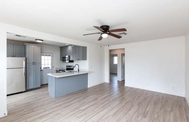 114 E Elliot photos photos 114 E Elliot photos photos