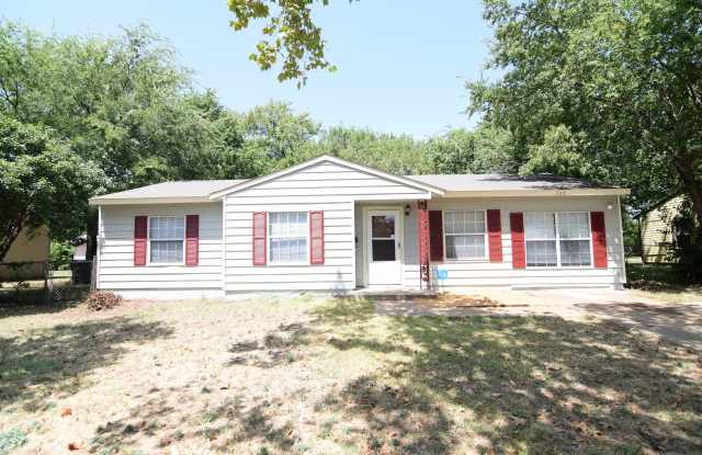 705 Crockett Dr photos photos