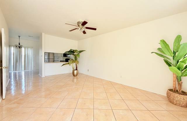 1803 White Magnolia Gallery 4