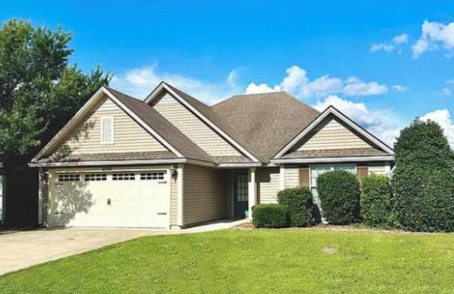Charming 3-Bedroom Home with Modern Amenities in Hahira’s Nelson Hill Subdivision - 4248 Shadow Garden Drive, Lowndes County, GA 31632