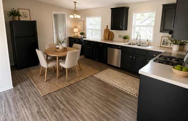 1905 S Eaton Ave: Spacious 3 Bedroom, 2 Bathroom Home Coming Available Soon! Washer & Dryer Hookups! Garden Tub! Pet Friendly! photos photos