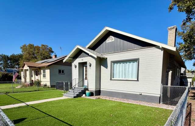 Freshly painted and remodeled Two bed room home in Caldwell Idaho Gallery 3