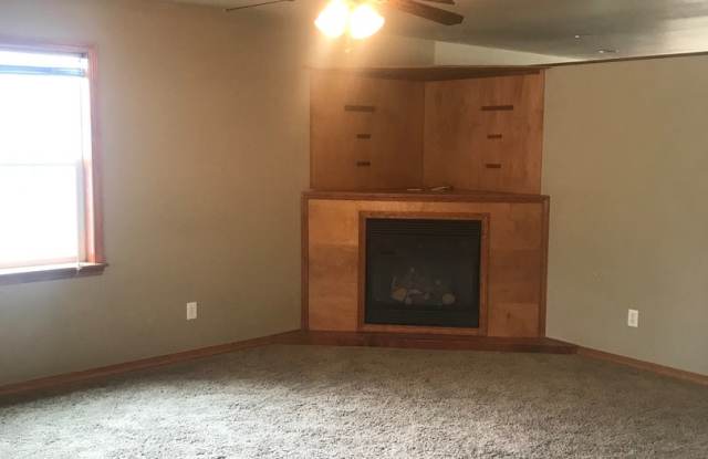 Spacious 4 Bedroom 2.5 Bath Home in River Rock - 489 Woodman Drive, Gallatin County, MT 59714