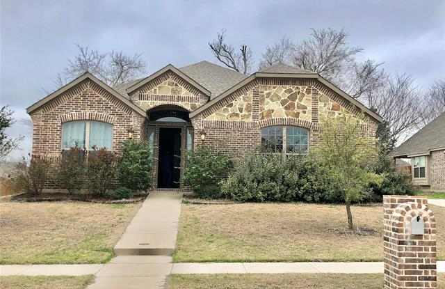 308 Mary Court - 308 Mary Court, Glenn Heights, TX 75154