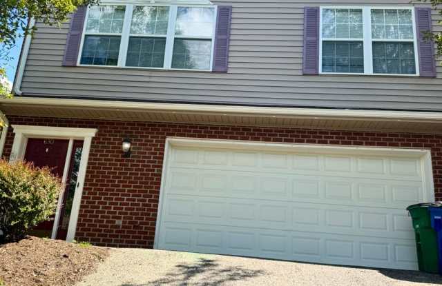 630 Oak Tree | 3 bed 2 bath | End Unit photos photos