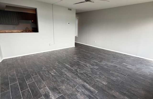 Stunning Hudson River Views in Updated 2 Bedroom Condo Gallery 4