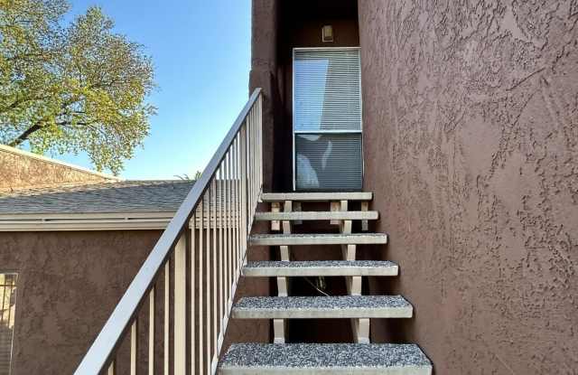2652 E OAKLEAF Drive Gallery 3