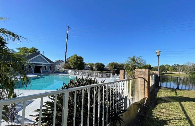 2367 COACH HOUSE Boulevard Gallery 2