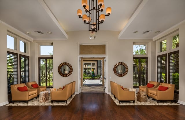 Colonnade at Sycamore Highlands Gallery 2