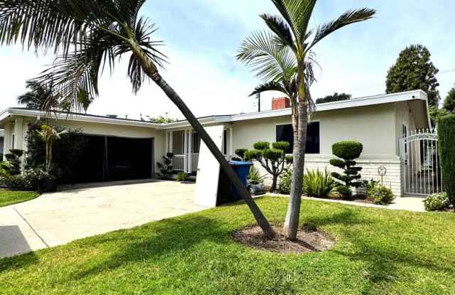 Rare 3 Bed Solar Home for Rent in Pomona Near Claremont & La Verne | Yard, Office, Garage photos photos
