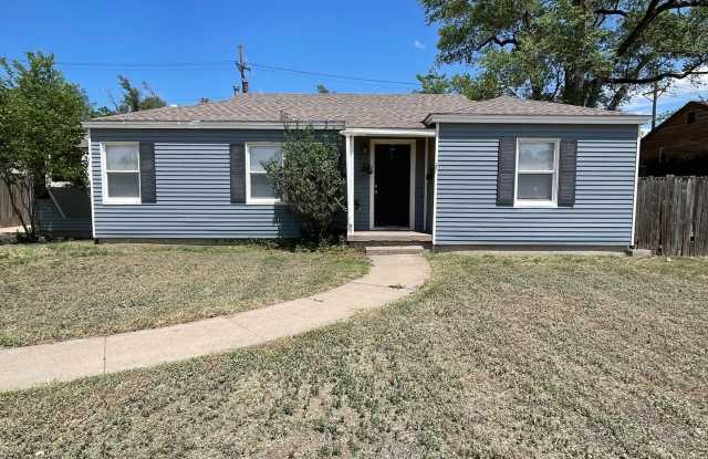 Great spacious 3 bedroom 2 bath in Wolflin! photos photos