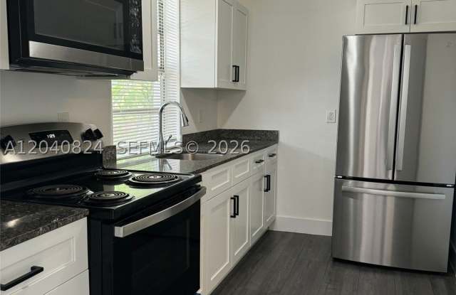 1842 Madison St photos photos