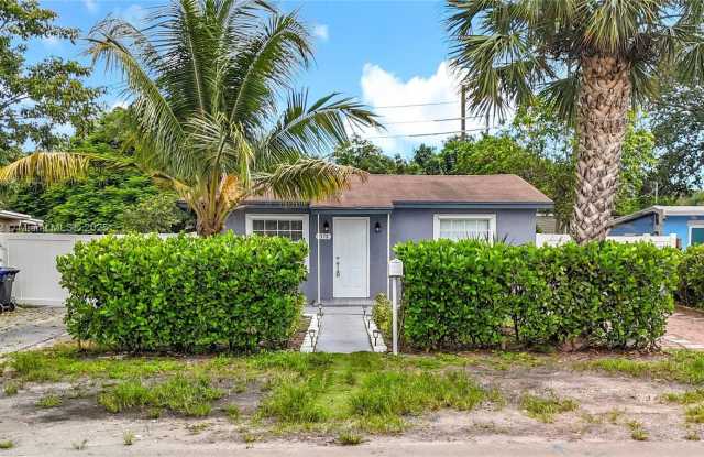 1378 SW 26th Ave photos photos