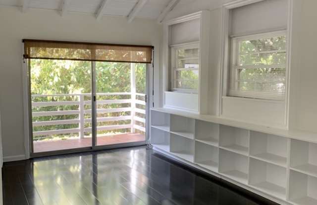 8752 W ASHCROFT Upper Unit Gallery 2