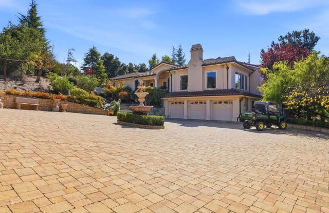 Majestic Gated Estate with Resort-Style Grounds and Grand Interiors Gallery 3