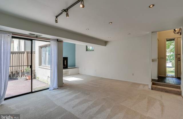 11226 SNOWFLAKE COURT Gallery 2