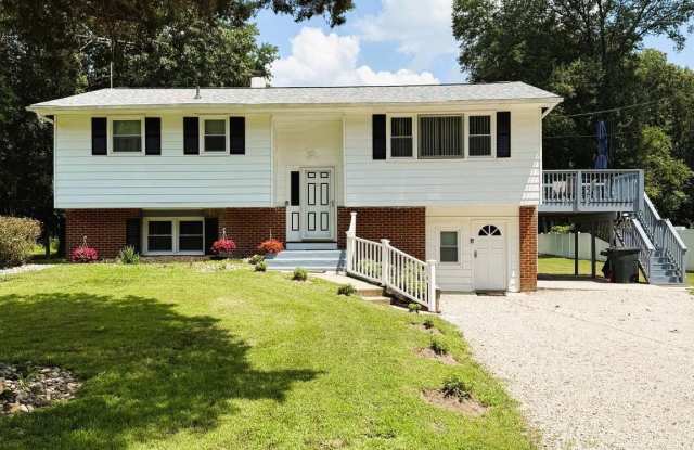 13 THOMAS DRIVE photos photos