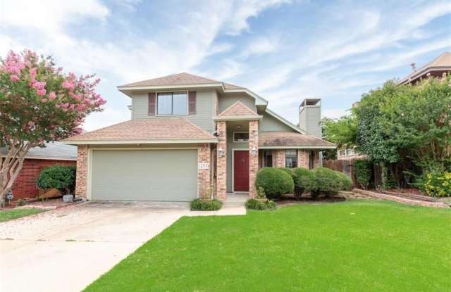 1203 Laurel Lane - 1203 Laurel Lane, Grapevine, TX 76051