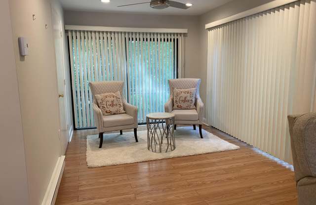 75 Lexington Court Gallery 4