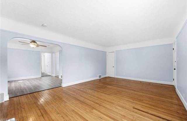 876 Eloise Drive Gallery 3