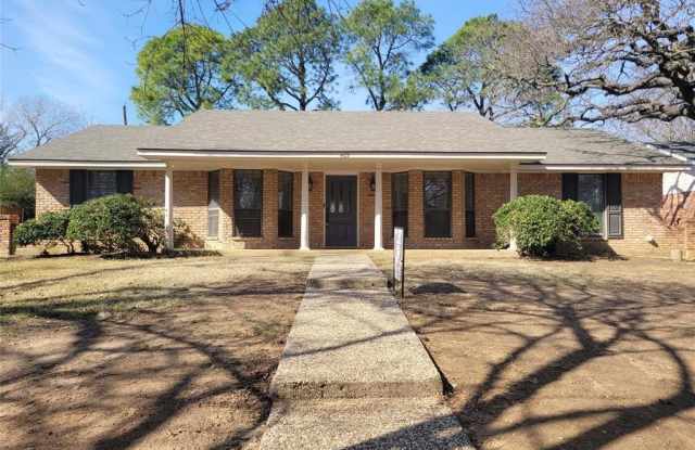 402 Azalea Drive - 402 Azalea Drive, Grapevine, TX 76051