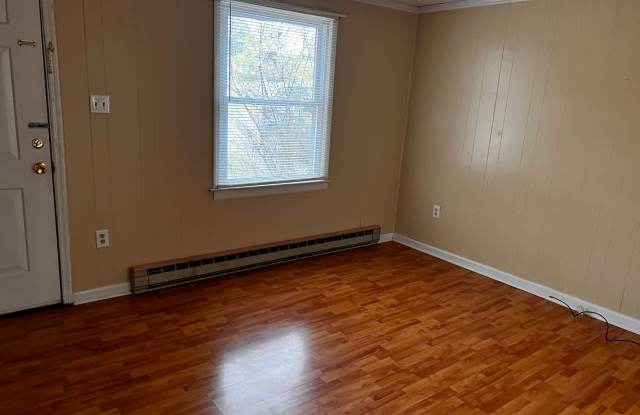 Two Bedroom One Bath Apartment Available in Christiansburg December Gallery 1