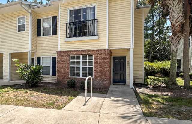 Beautiful 2/2.5 in Magnolia Place photos photos
