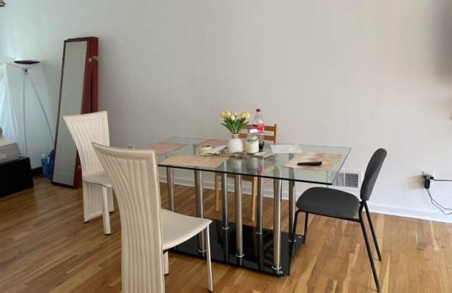 407 Morris Pl Gallery 3