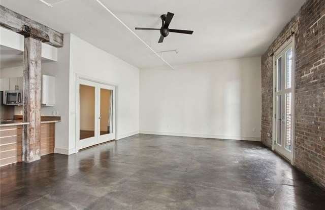 900 S PETERS Street Gallery 3