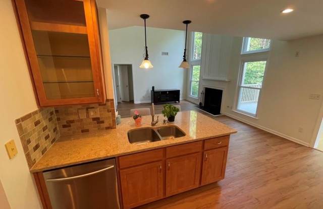 13580 Weycroft Circle Gallery 4