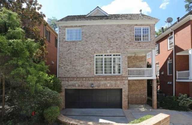 704 Longleaf Drive NE Gallery 2