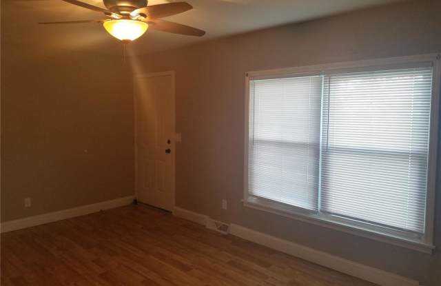 735 East Main Gallery 4