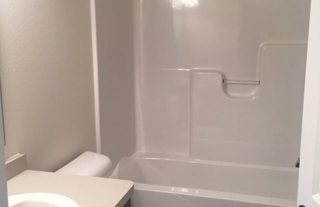 3 Bed 3 Bath Twin Home Gallery 4