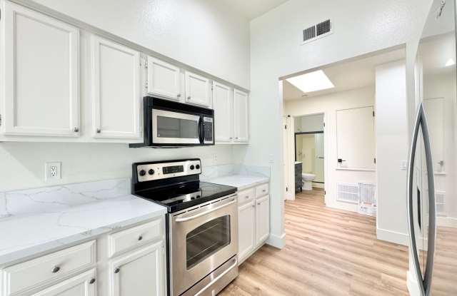 Beautiful 2Bd/2Ba Condo Available in Yorba Linda! photos photos